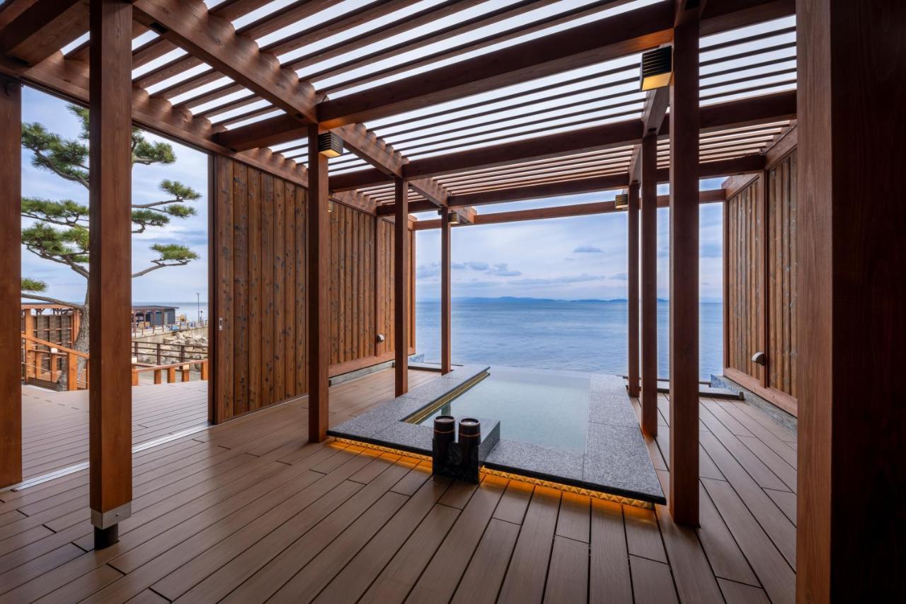 Awajishima Kanko Hotel Sumoto Bagian luar foto